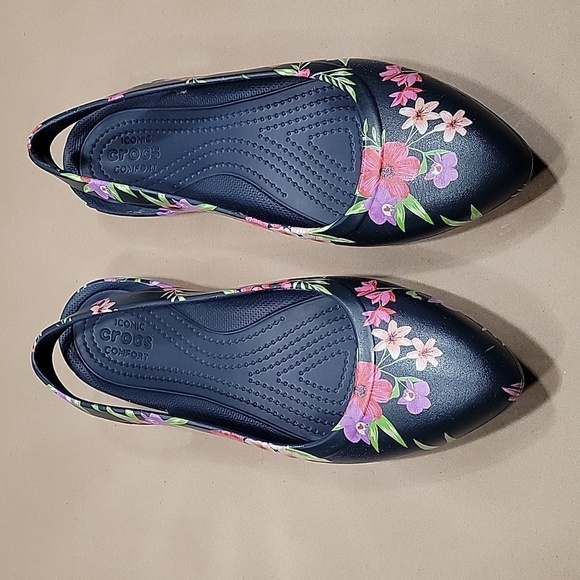 Crocs Springi CROCS | Shoes | Crocs Size 9w Eve Navy Blue Slingback Flats Floral ...